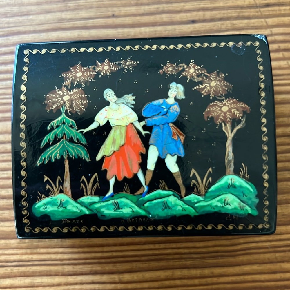 Russian Hand Painted Laquer Trinket Box